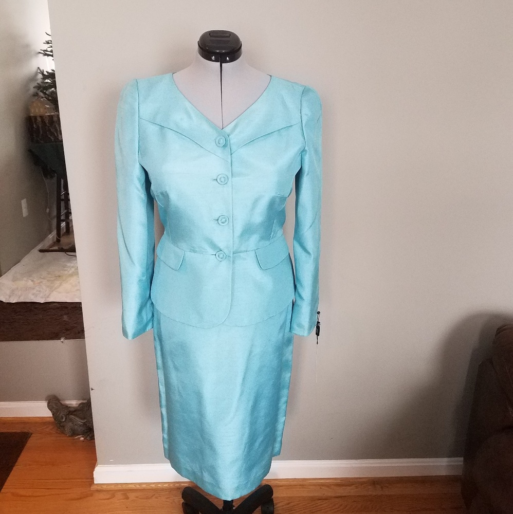 Tahari suze 12 suit new with tags